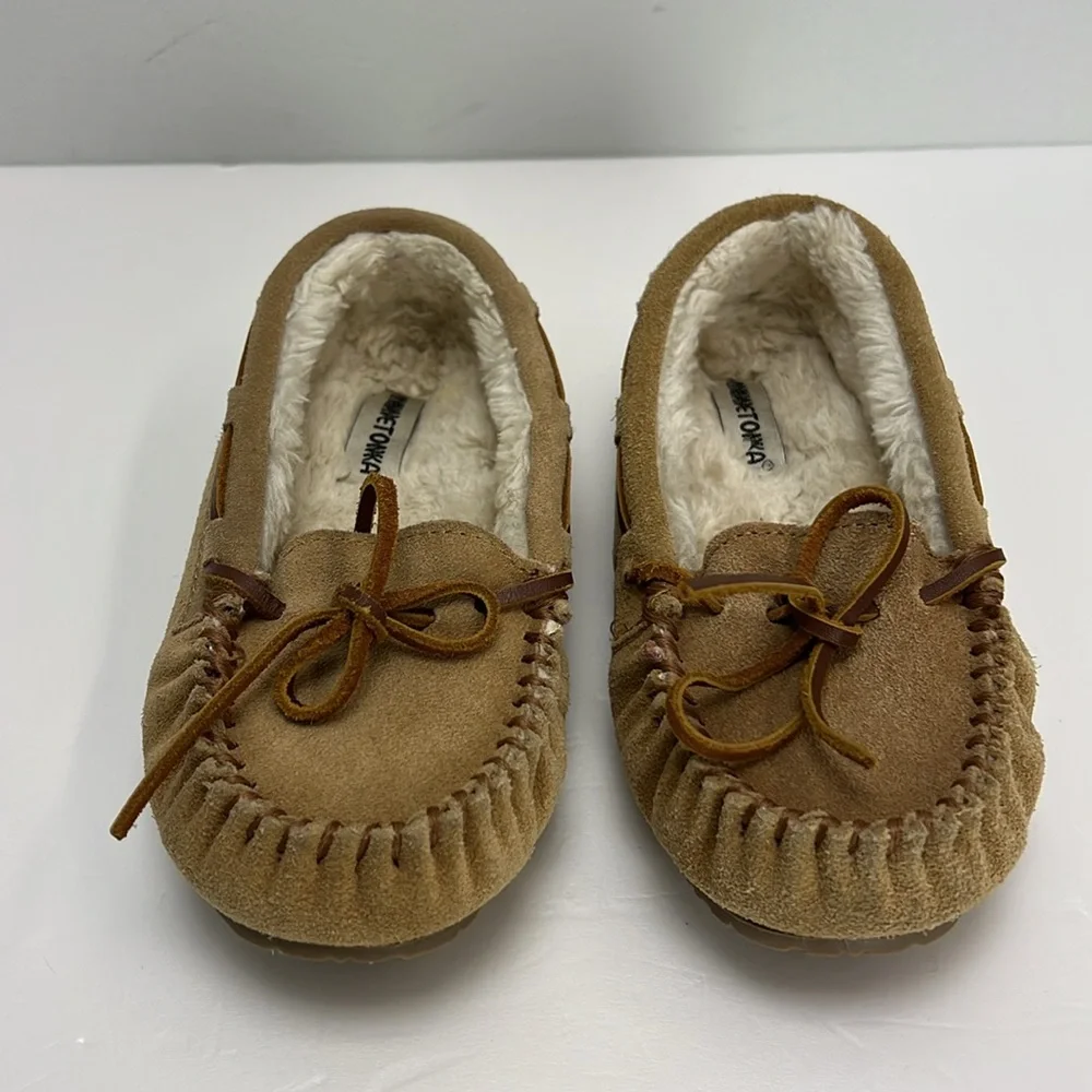 Minnetonka Moccasin Slippers Cassie Cinnamon Moc Suede Leather Unisex Kids 13